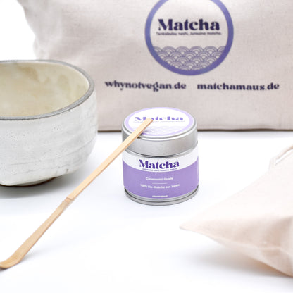 Bio Matcha-Set: Traditionelle Schale, Bambusbesen und Löffel – ideal für die perfekte Zubereitung von hochwertigem Ceremonial Matcha.